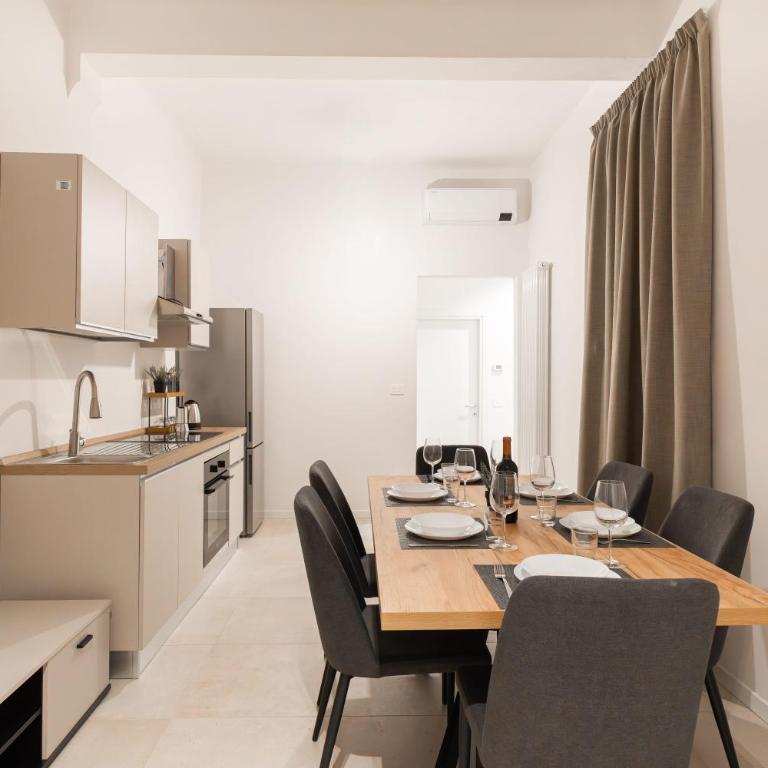 Malvasia Asinelli Tower View - Residenza Oberdan, Bologna Centre - Three-Bedroom Apartment - 1