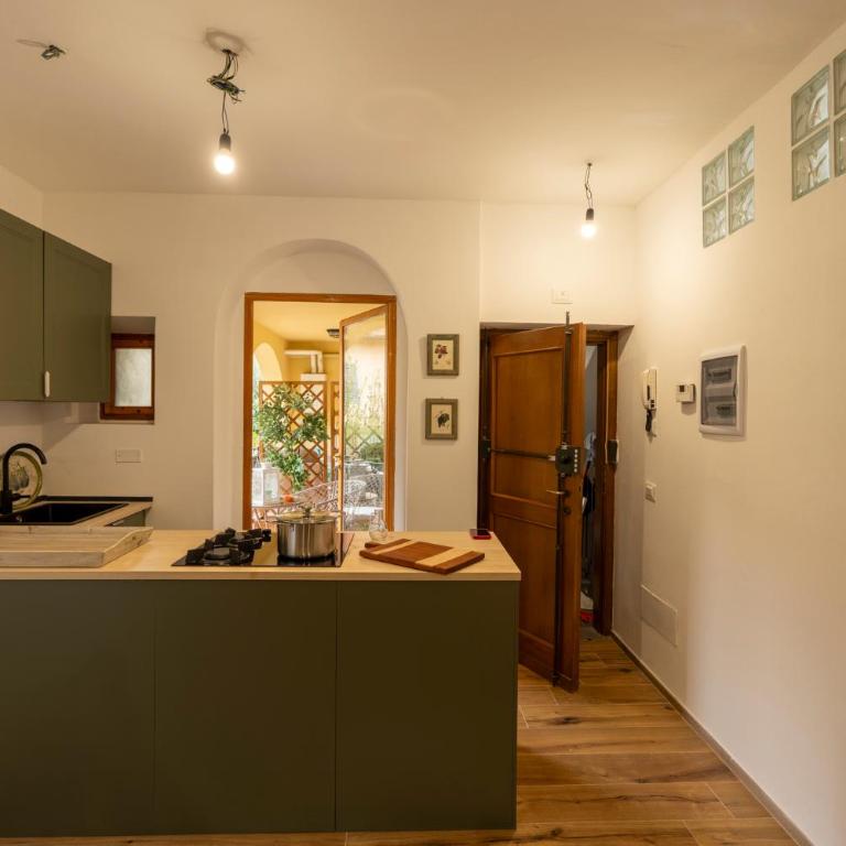 Elena's Apt with Lodge, near the Center - Appartamento - 2