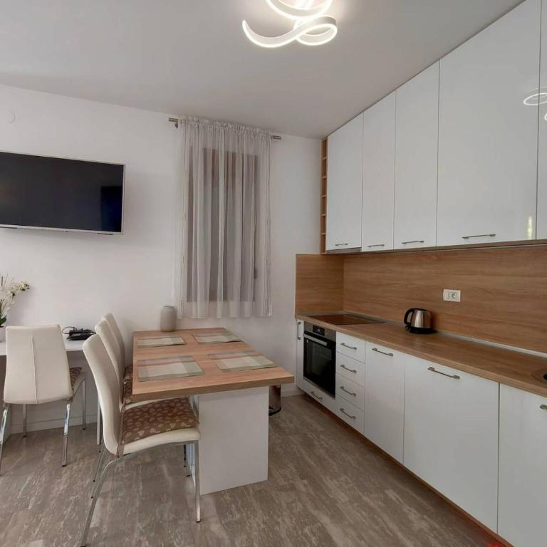 Tatjana Apartment - One-Bedroom Apartment with Balcony - 14