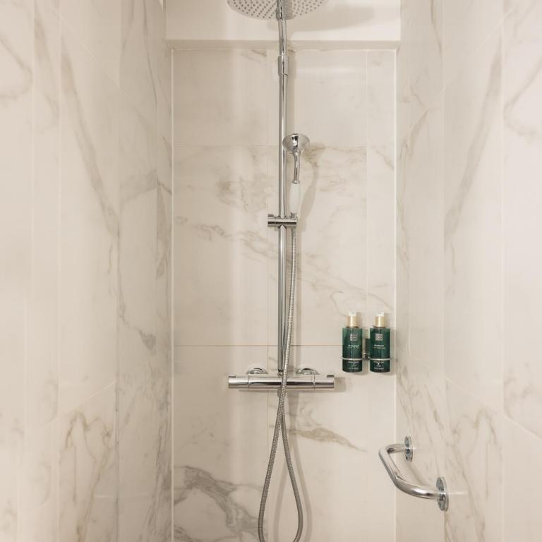 Handsome Hotel - Chambre Double - 9