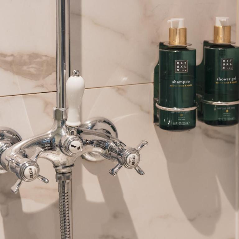 Handsome Hotel - Chambre Double Supérieure avec Douche - 9