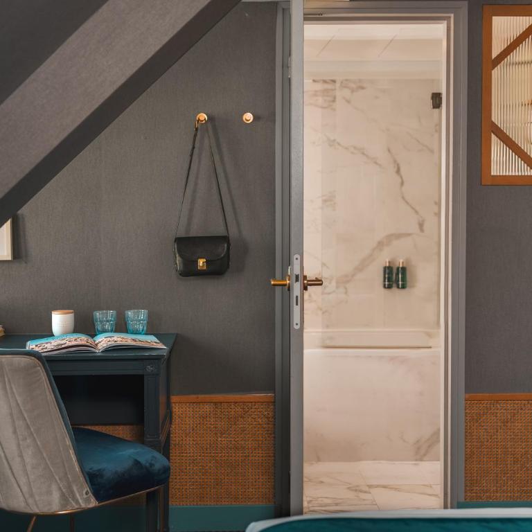 Handsome Hotel - Chambre Double Deluxe - 4