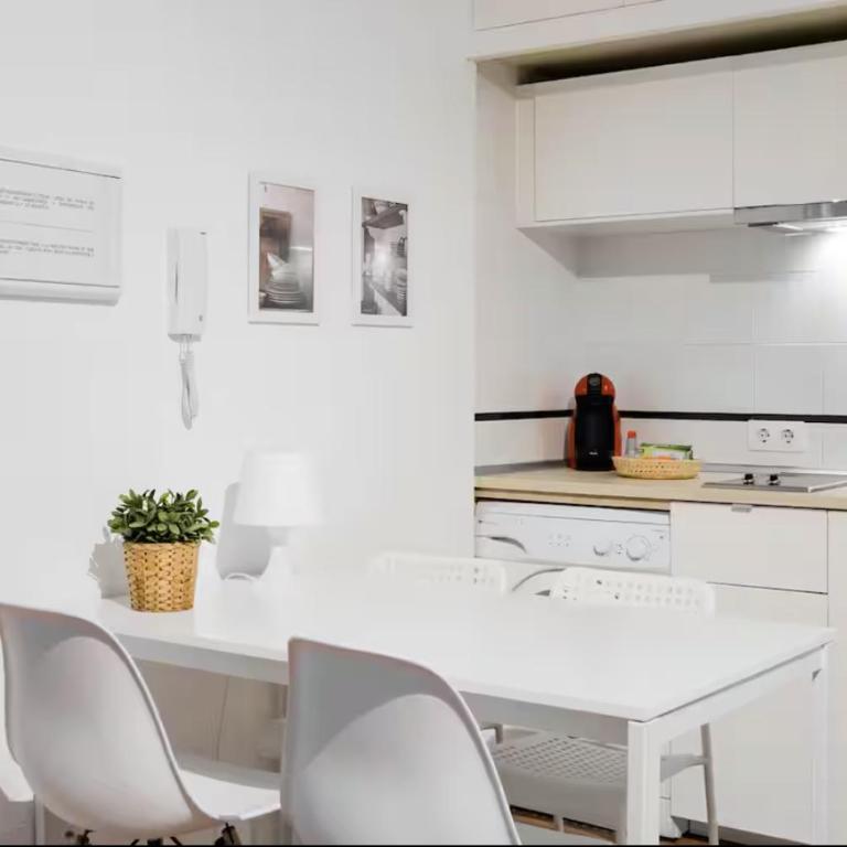 Conde Suite Courtyard by Valcambre - One-Bedroom Apartment - 11