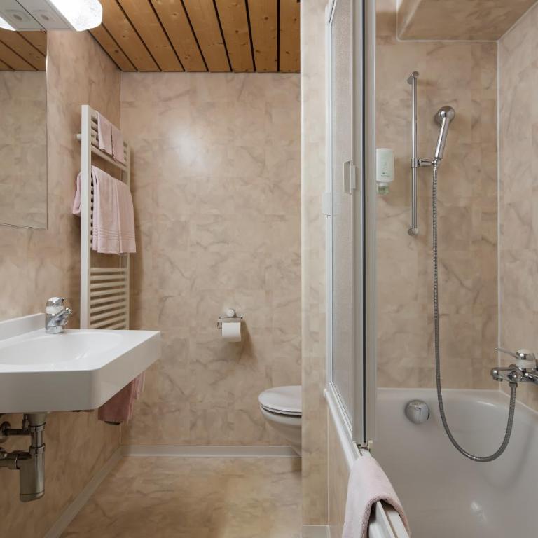 Hotel Continental - Doppelzimmer - 4