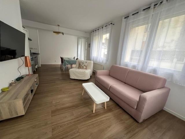 T2 CHIC ET MODERNE FAMILIAL CENTRE VILLE AU CALME avec Terrasse - Two-Bedroom Apartment - 2