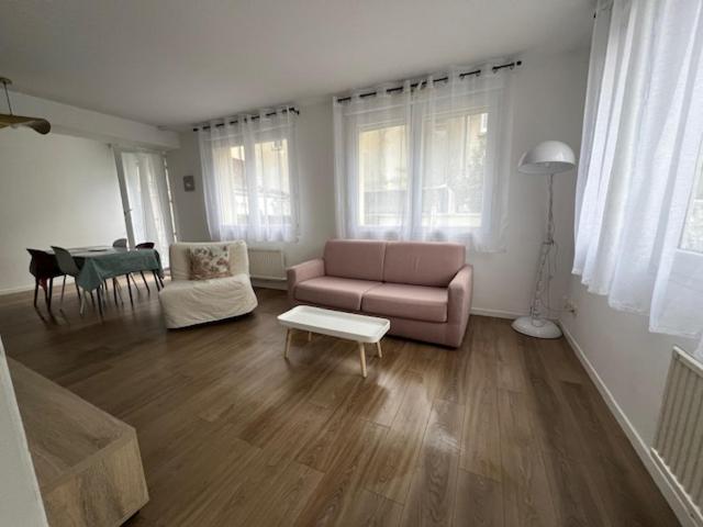 T2 CHIC ET MODERNE FAMILIAL CENTRE VILLE AU CALME avec Terrasse - Two-Bedroom Apartment - 1