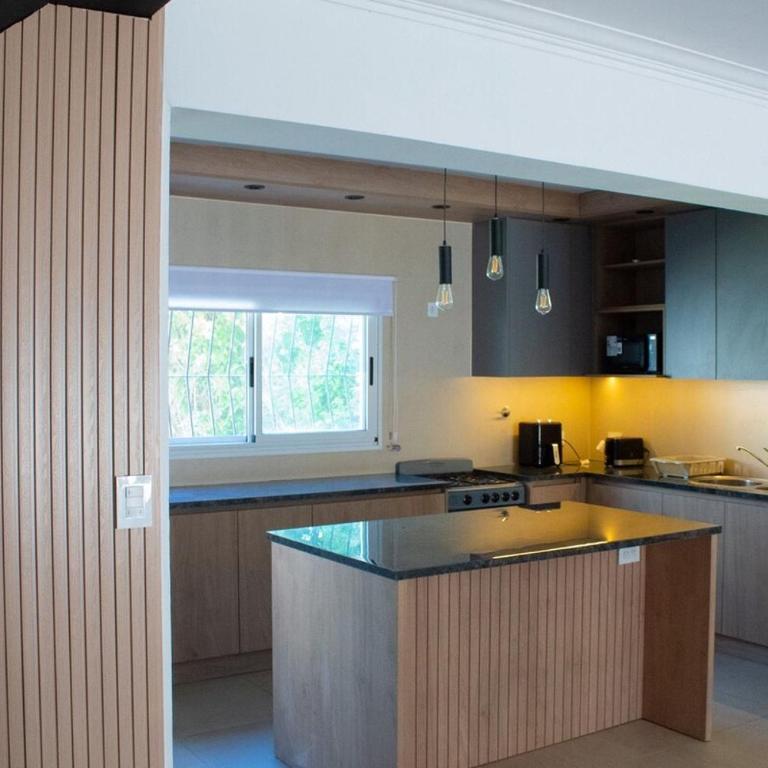 Hermosa casa recién renovada a cuadras del mar - Casa de 3 dormitorios - 13