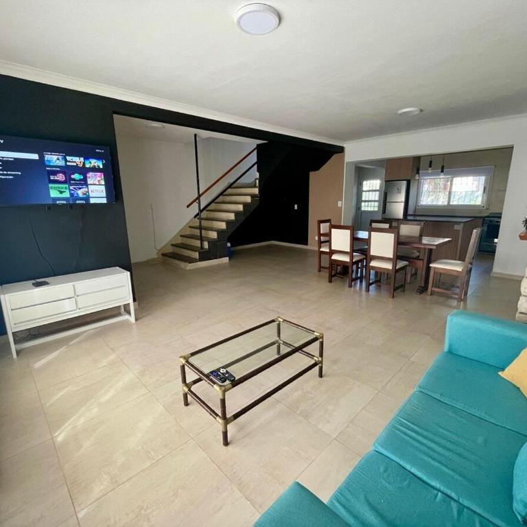 Hermosa casa recién renovada a cuadras del mar - Casa de 3 dormitorios - 15