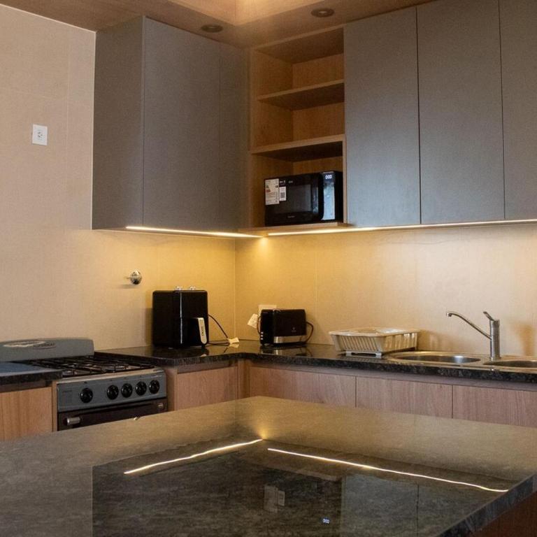 Hermosa casa recién renovada a cuadras del mar - Casa de 3 dormitorios - 4
