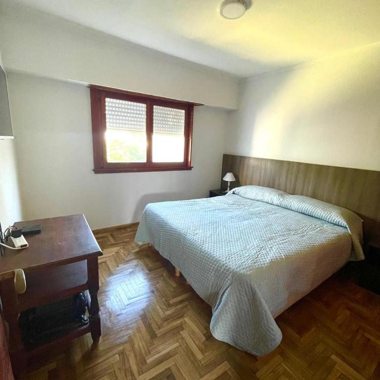 Hermosa casa recién renovada a cuadras del mar - Casa de 3 dormitorios - 7