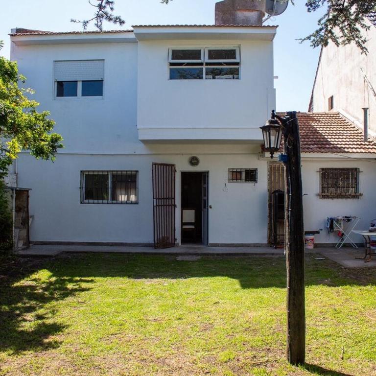 Hermosa casa recién renovada a cuadras del mar - Casa de 3 dormitorios - 11