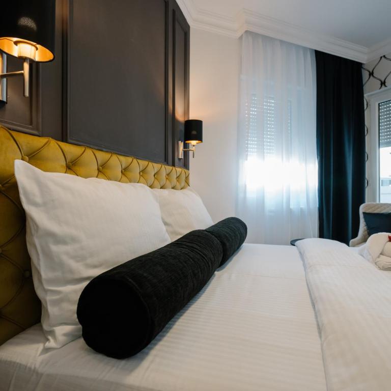 NAR Royalton Accommodation - Deluxe One-Bedroom Apartment with City View - 14