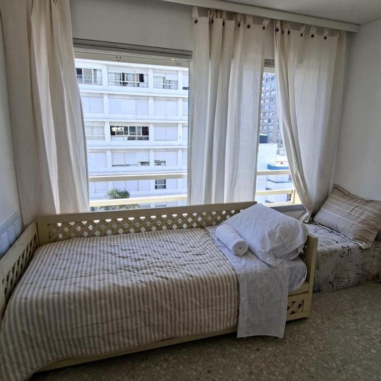 Amplio depto 3 dormitorios céntrico, con vista al mar e Isla Gorriti - Three-Bedroom Apartment - 28