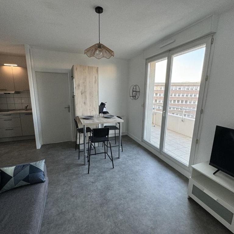 F2 neuf, centre ville, terrasse, WIFI, garage en option - Appartement - 1