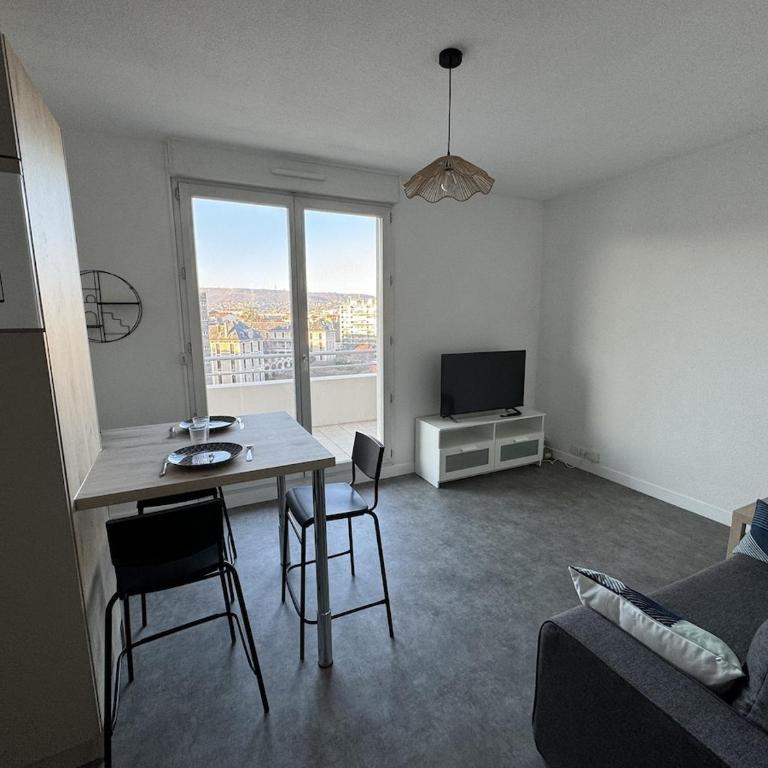 F2 neuf, centre ville, terrasse, WIFI, garage en option - Appartement - 6