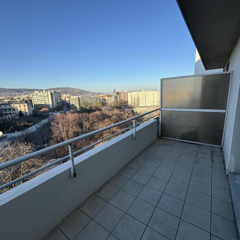 F2 neuf, centre ville, terrasse, WIFI, garage en option - Appartement - 20
