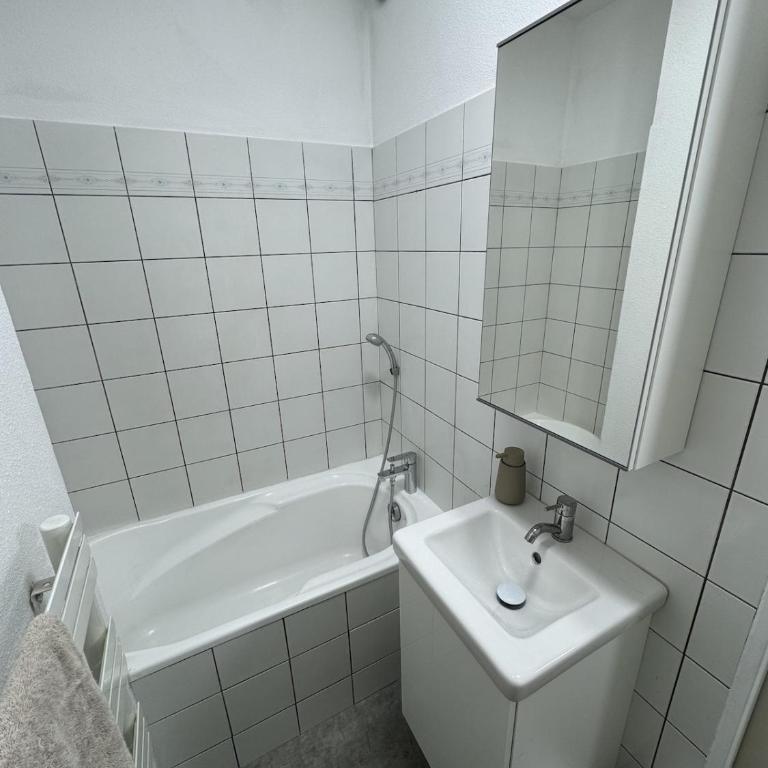 F2 neuf, centre ville, terrasse, WIFI, garage en option - Appartement - 18