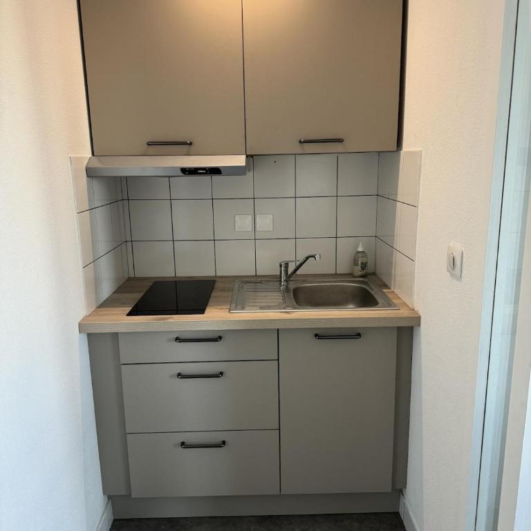 F2 neuf, centre ville, terrasse, WIFI, garage en option - Appartement - 9