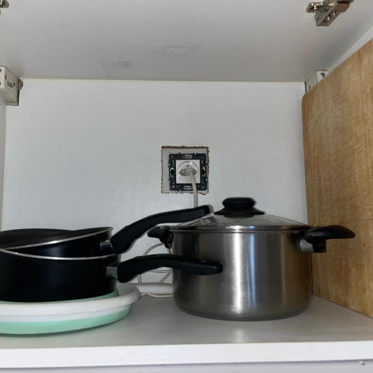 Le 9 - Joli studio neuf, tout équipé Mulhouse centre - Stationnement gratuit - Apartamento Estudio - 12