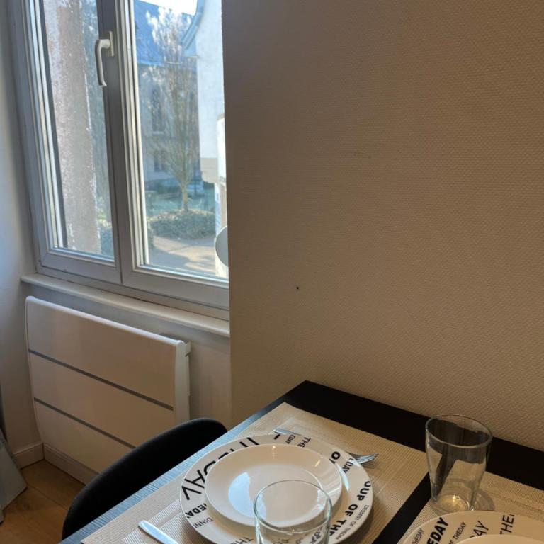Le 9 - Joli studio neuf, tout équipé Mulhouse centre - Stationnement gratuit - Apartamento Estudio - 6