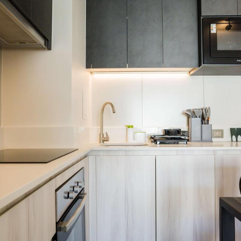 Modern 2BR Oasis in Las Condes Prime Urban Stay - Apartment - 17