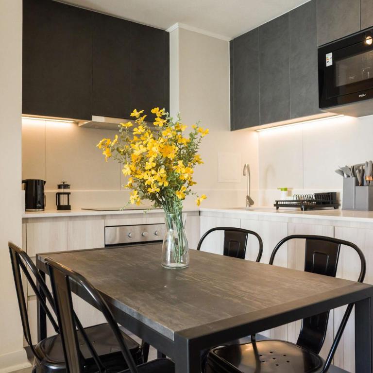 Modern 2BR Oasis in Las Condes Prime Urban Stay - Apartment - 22