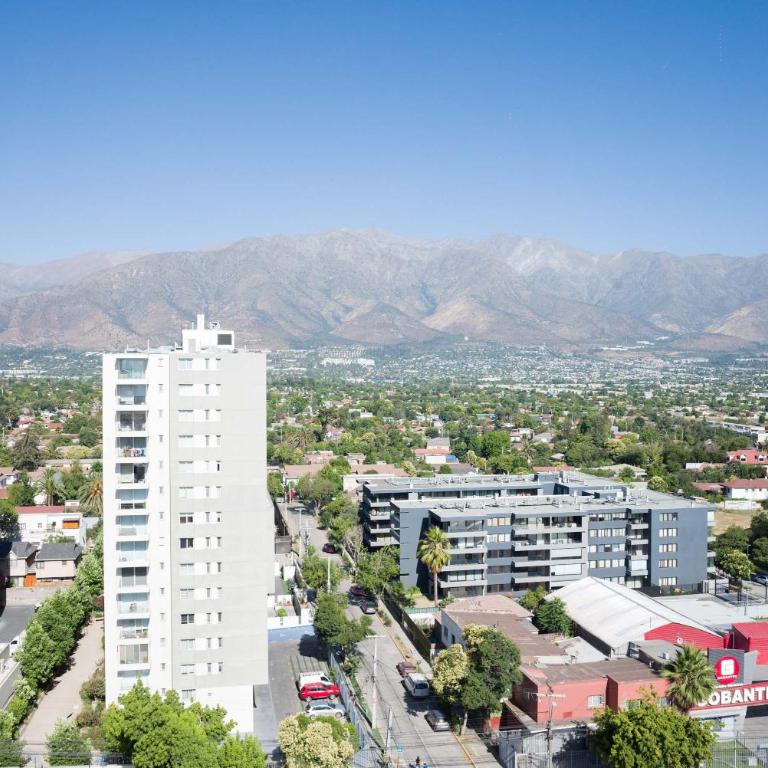 Modern 2BR Oasis in Las Condes Prime Urban Stay - Apartment - 61