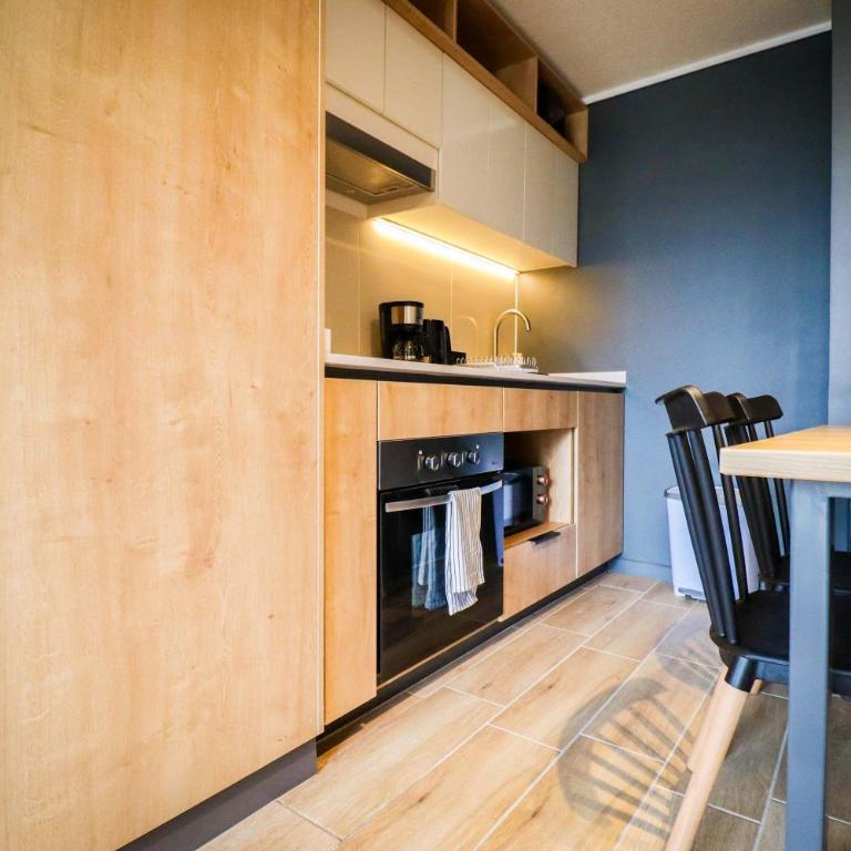 HOM I MetroParqueBustamante Wifi CentroUrbano - Apartment - 27