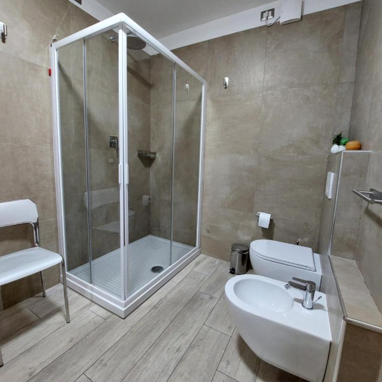 IL BACIO Guest House - Camera Familiare con Terrazza - 5