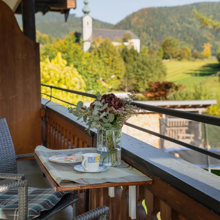 Ferienwohnungen Schweiger inkl. Chiemgaukarte - Apartment mit Blick auf die Berge - 1