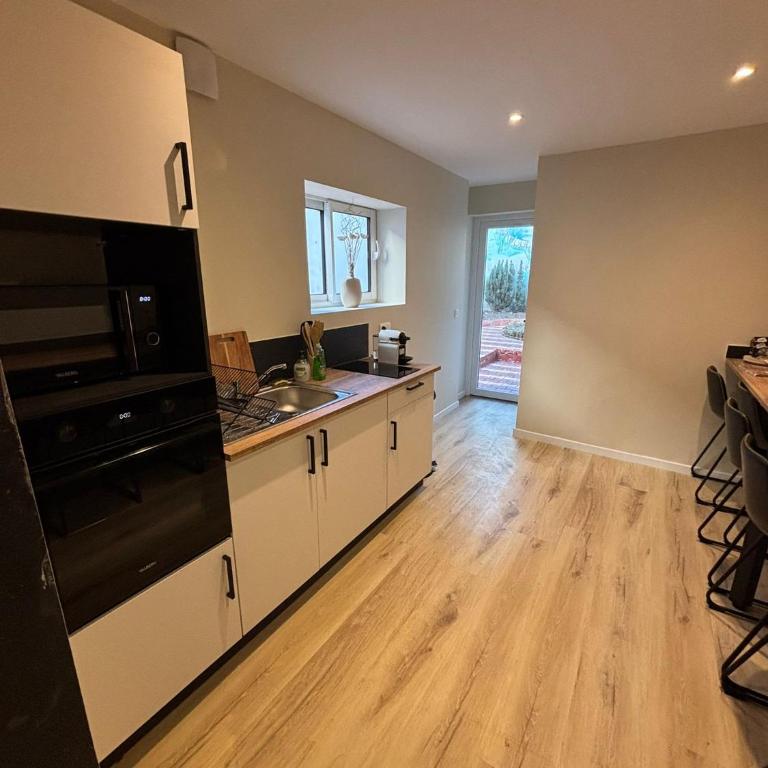 Maison de standing au centre de Reims 7 chambres avec 7 salles de bain, sauna, cour privée - Appartamento Superior con Sauna - 24