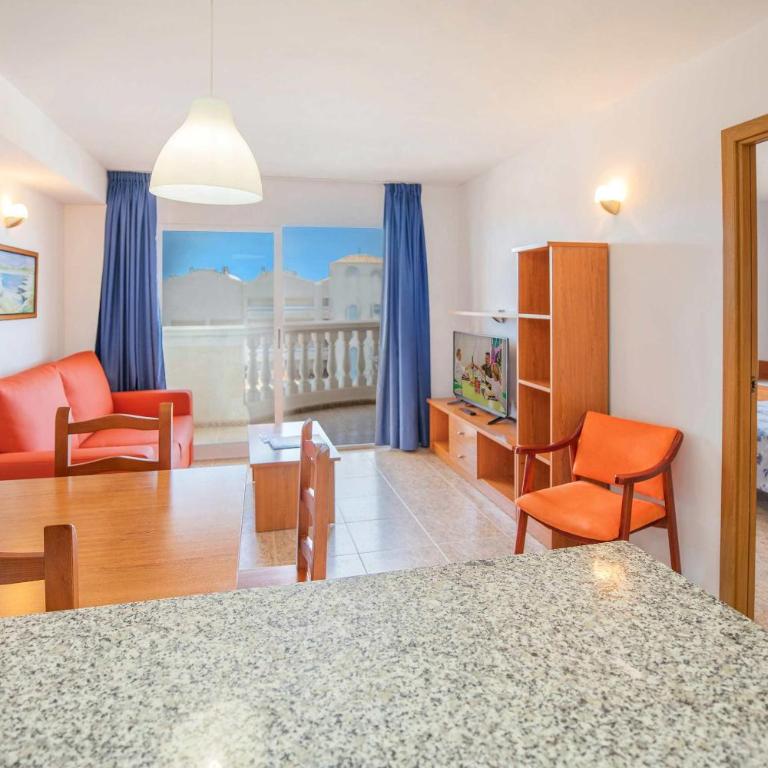 Hotel Servigroup Romana - Habitación Familiar (2 adultos + 1 niño) - 3
