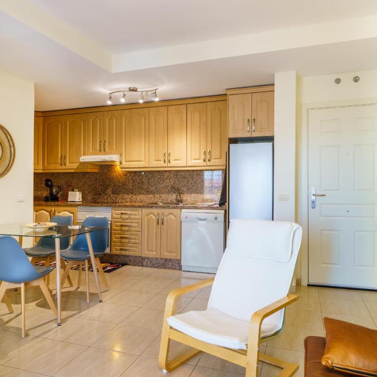 Cozy Cañadas Flat - Terrace & Pool - Apartamento con terraza - 10