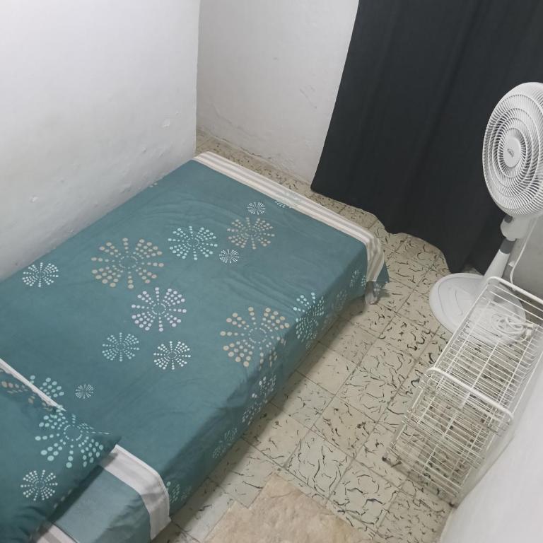 Habitación con medio baño en el barrio ciudad jardín Barranquilla - Habitación Individual con ducha - 4