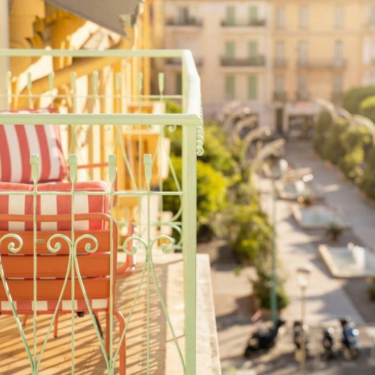 Hôtel Gabriel - Chambre Jasmin - Privilège avec Balcon - 1