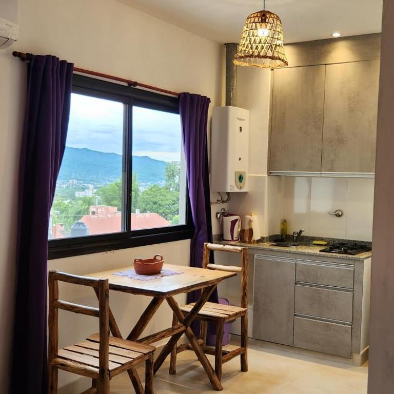 EmBruHadas Violet - Estudio con vistas a las montañas - 5