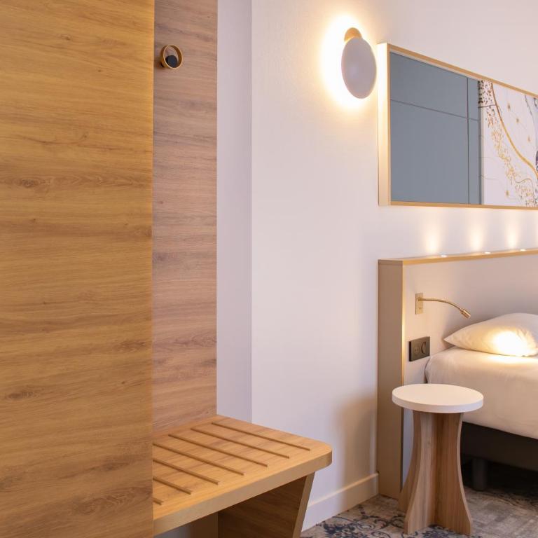 Brit Hotel Cahors Centre - Le Valentre - Chambre Double Confort - 11