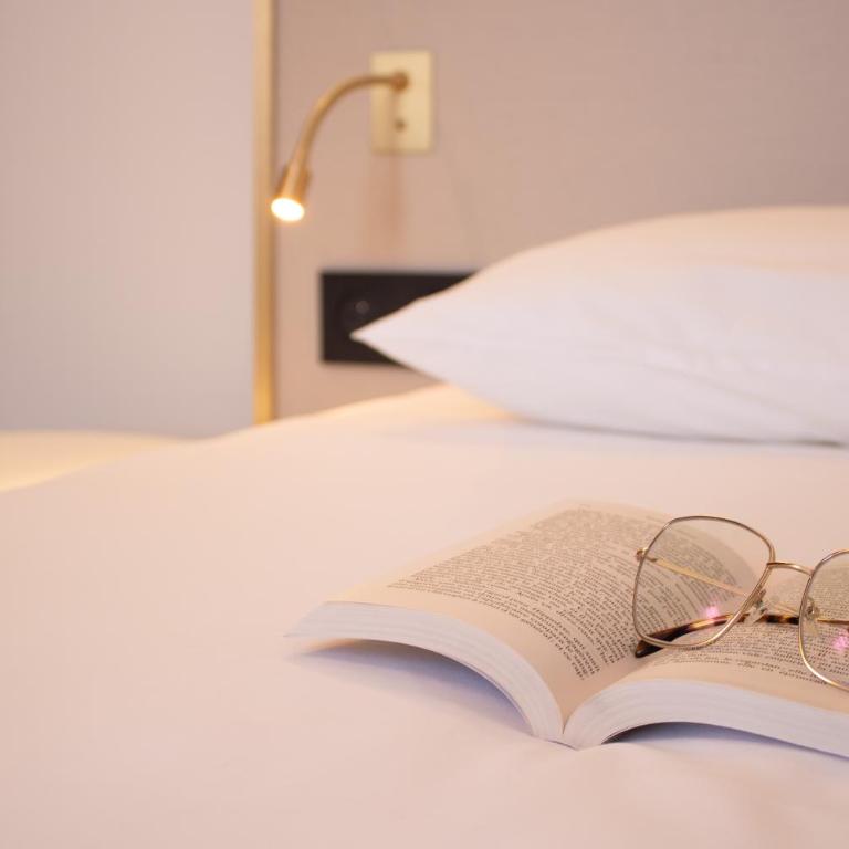 Brit Hotel Cahors Centre - Le Valentre - Chambre Lits Jumeaux Confort - 4