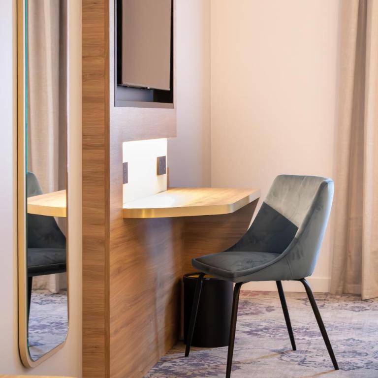 Brit Hotel Cahors Centre - Le Valentre - Chambre Lits Jumeaux Confort - 12