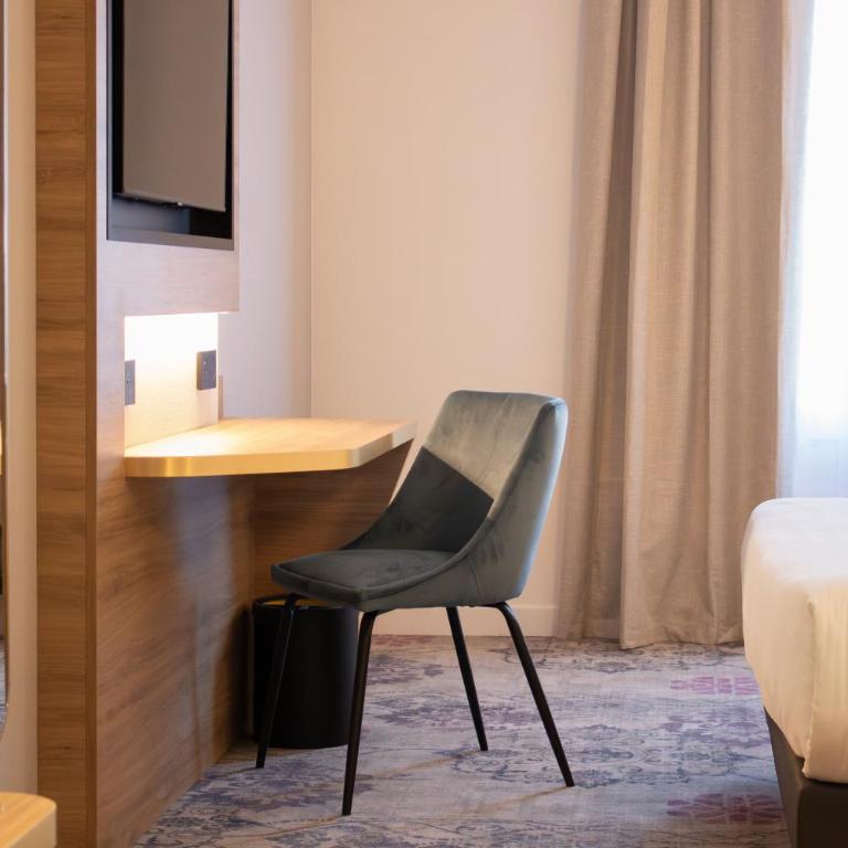 Brit Hotel Cahors Centre - Le Valentre - Chambre Double Confort - 1