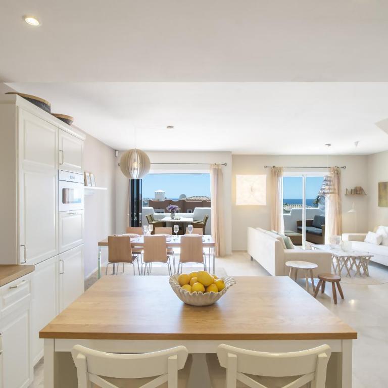 53 Top floor of Terrazas de la Bahia Casares Costa - Apartamento de 3 dormitorios con vistas al mar - 3
