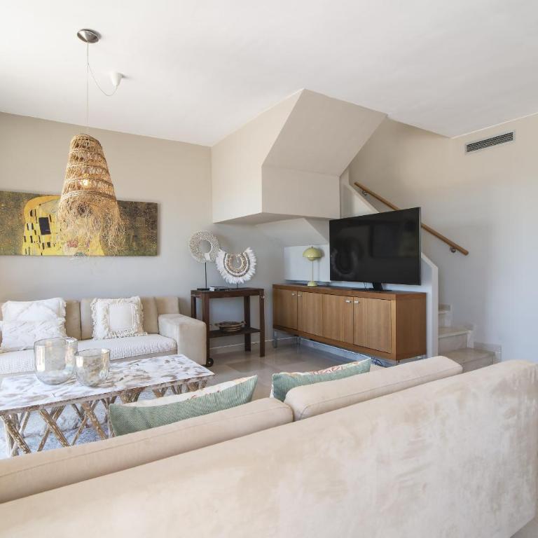 53 Top floor of Terrazas de la Bahia Casares Costa - Apartamento de 3 dormitorios con vistas al mar - 9