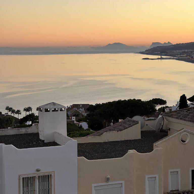 53 Top floor of Terrazas de la Bahia Casares Costa - Apartamento de 3 dormitorios con vistas al mar - 27