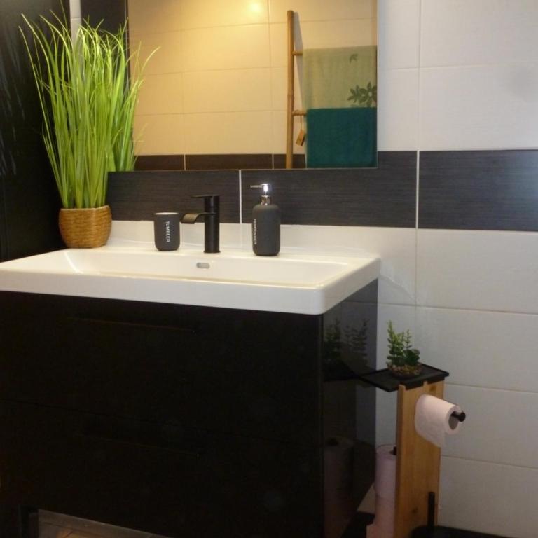 chez Lyly - Apartment - Ground Floor - 4