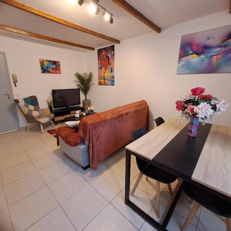 chez Lyly - Apartment - Ground Floor - 10