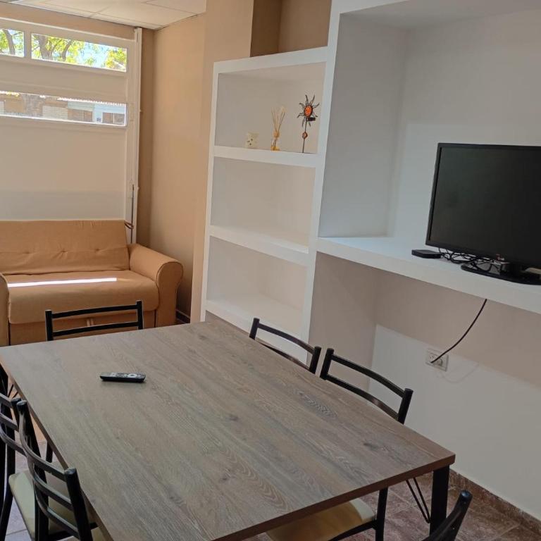Alojamiento Gral Alvear - Two-Bedroom Apartment - 14