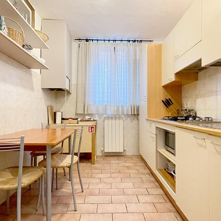 Lombarde 30 near Piazza Il Campo - Two-Bedroom Apartment - 11