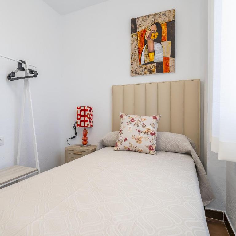 Cubo's NAZ Country Resort - Single Room with Shared Bathroom - 5