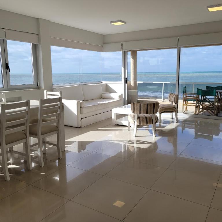 Departamentos frente al mar 108 y el mar - Two-Bedroom Apartment with Sea View - 19