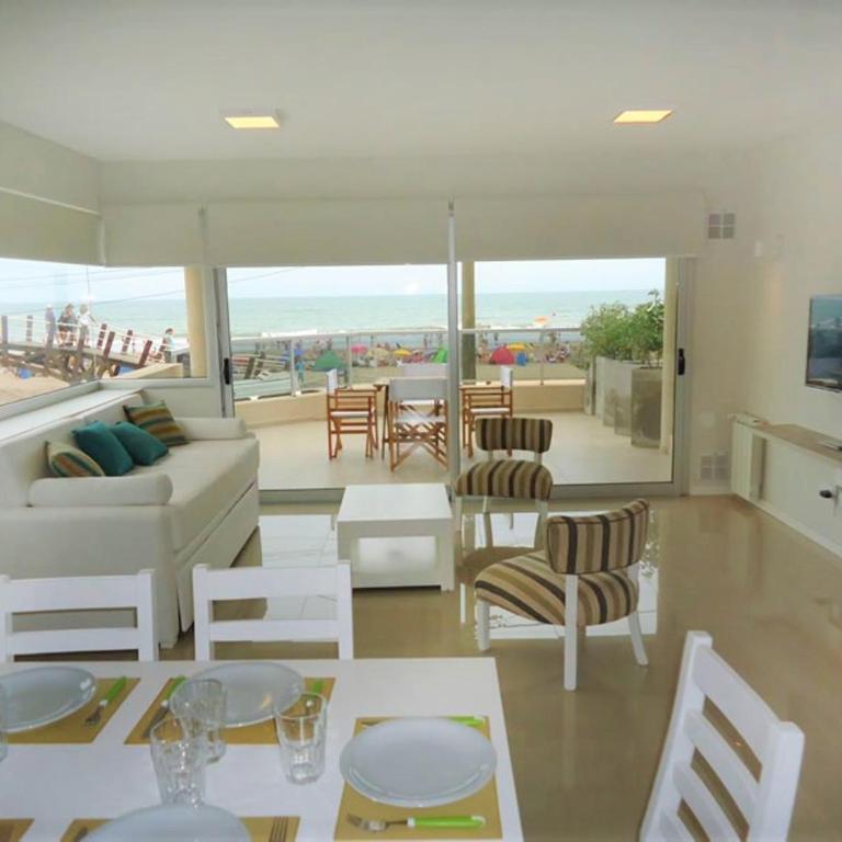 Departamentos frente al mar 108 y el mar - Two-Bedroom Apartment with Sea View - 4